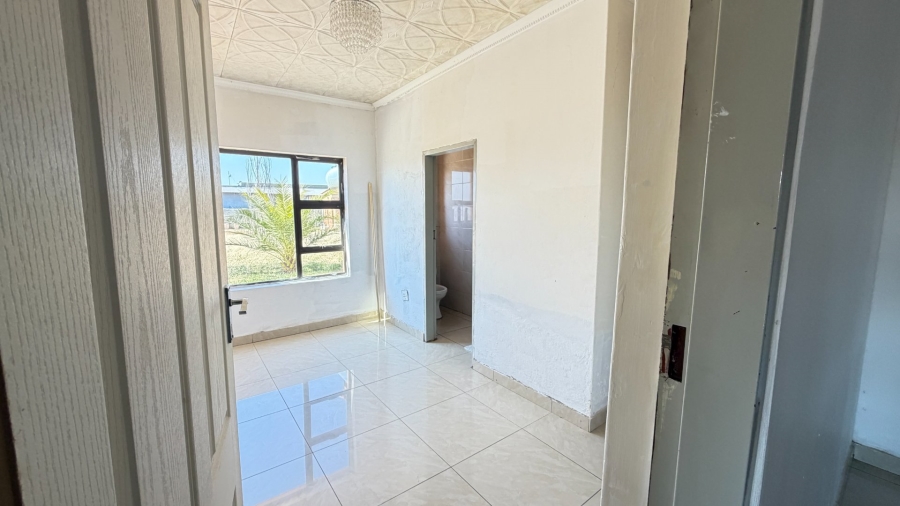 5 Bedroom Property for Sale in Grimbeeck Park North West